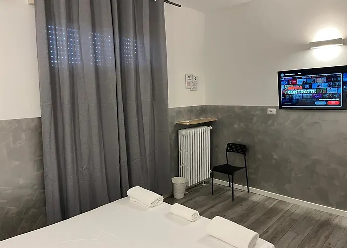 בית הארחה Airport Self Check-in ברגמו