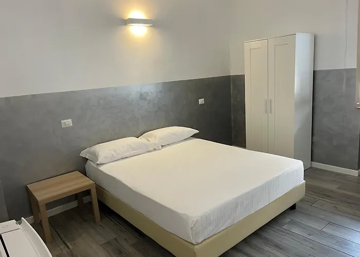 Airport Self Check-in בית הארחה *